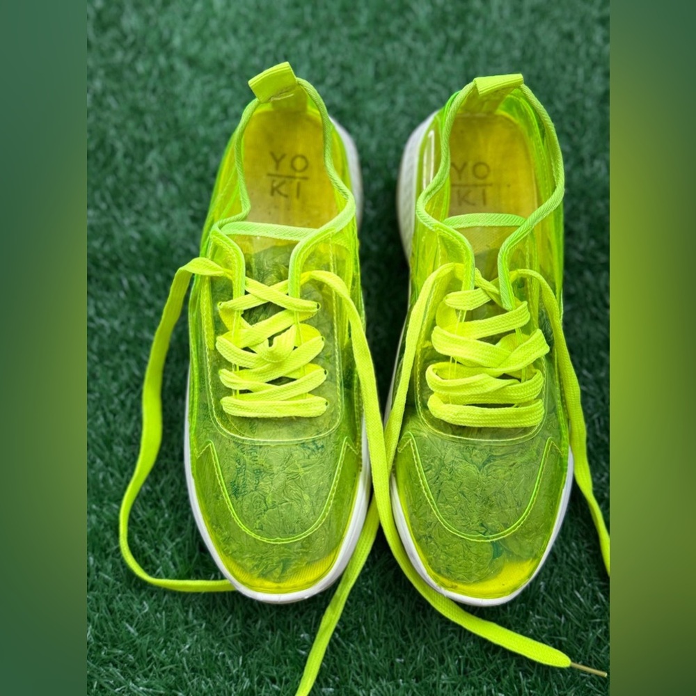 Yoki Women’s Green Athletic Sneakers Breathable Mesh Design Size 10